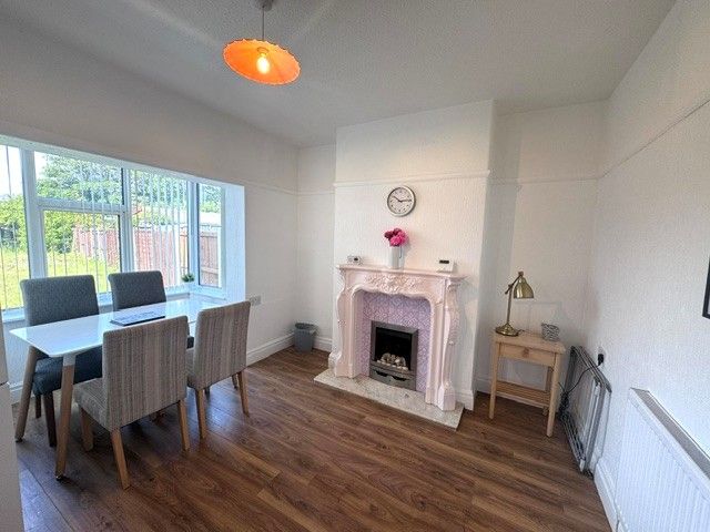 Property photo 3 of 11 Dining Area
