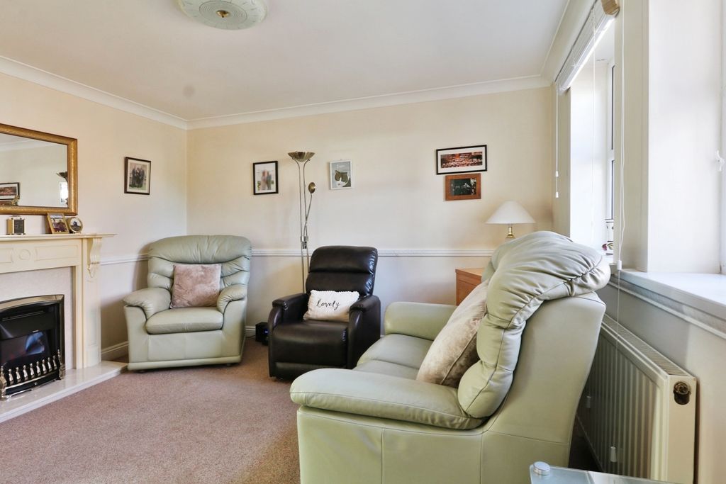 Property photo 3 of 17 4029088