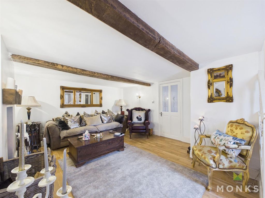 Property photo 3 of 47 Cam01348G0-Pr0808-Still026.Jpg