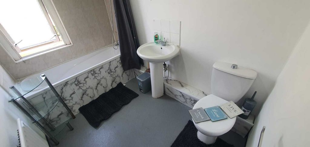 Property photo 3 of 3