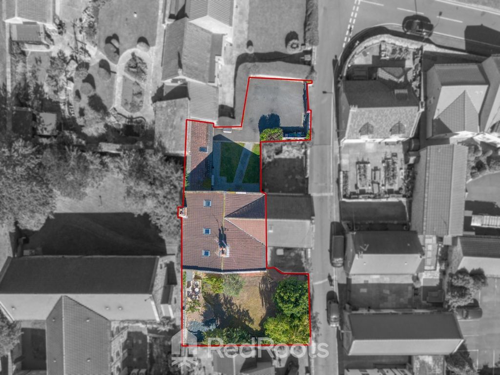 Property photo 2 of 44 4356304