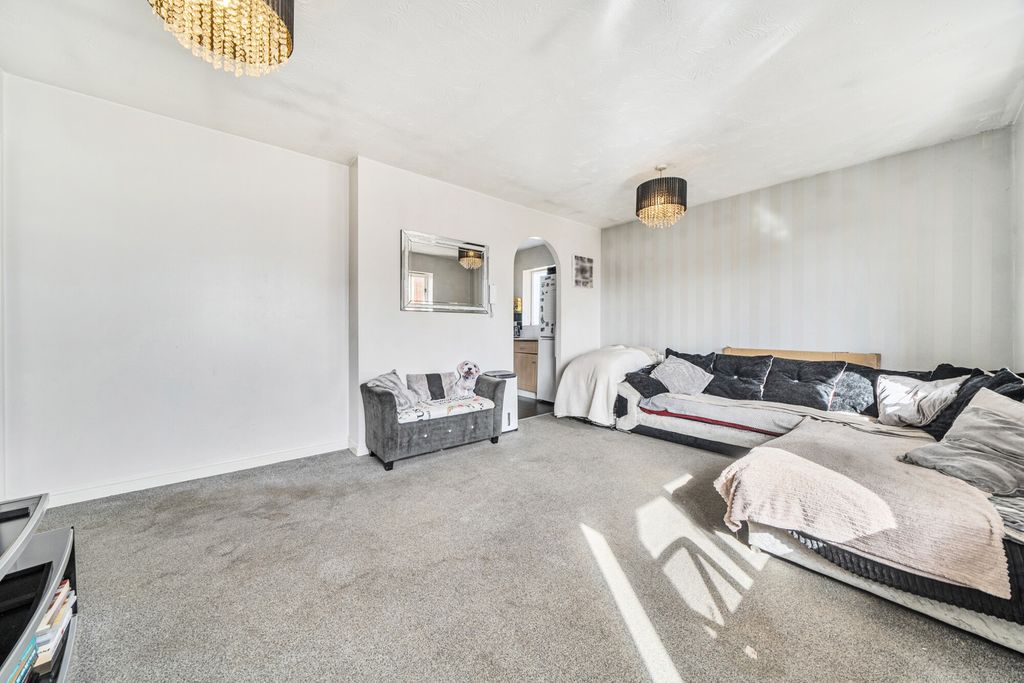 Property photo 3 of 11 Reception