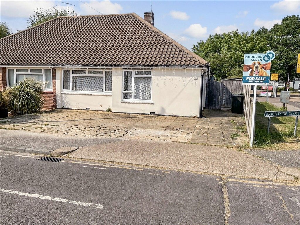 Property photo 1 of 11 Front