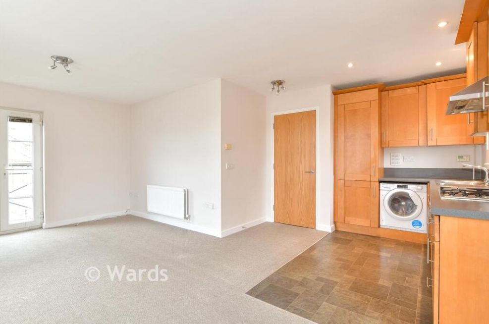 Property photo 2 of 7 Kitchen-Lounge-Di...