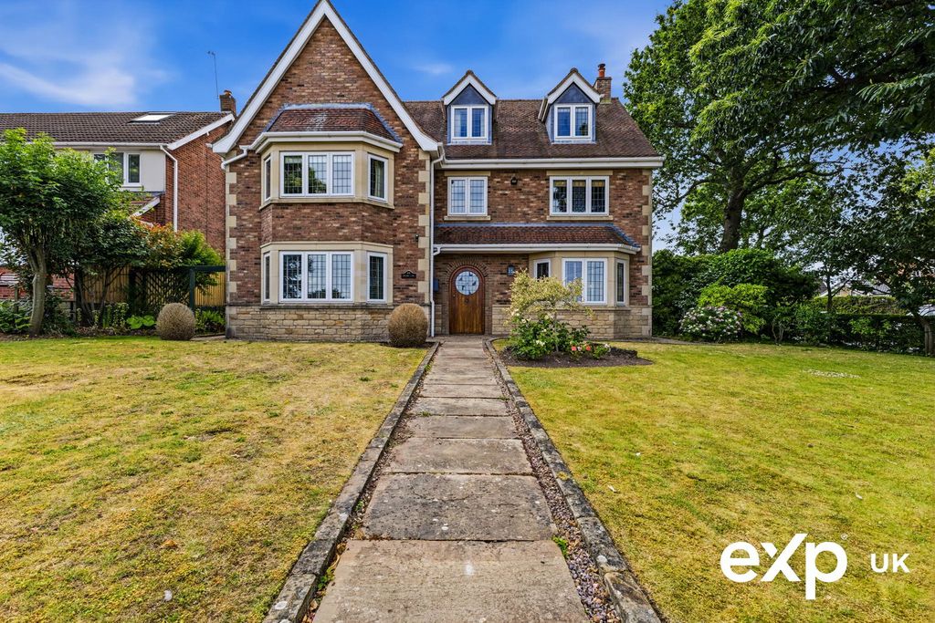 Property photo 1 of 44