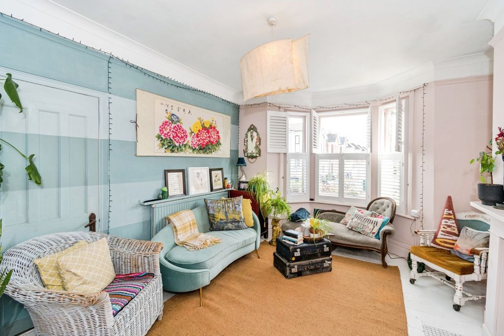 Property photo 2 of 17 Pbox-Img.Jpg