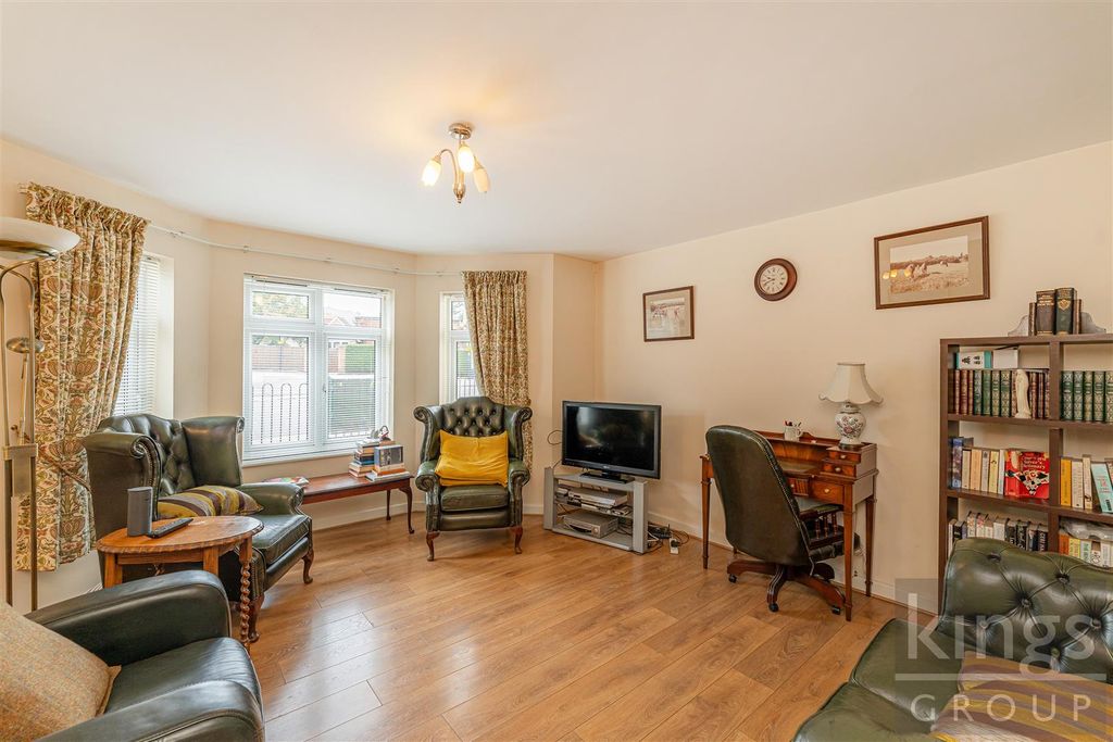 Property photo 3 of 13