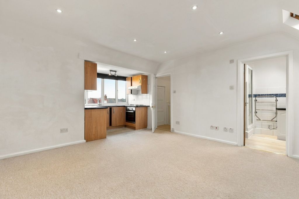 Property photo 1 of 10 Picture No. 11