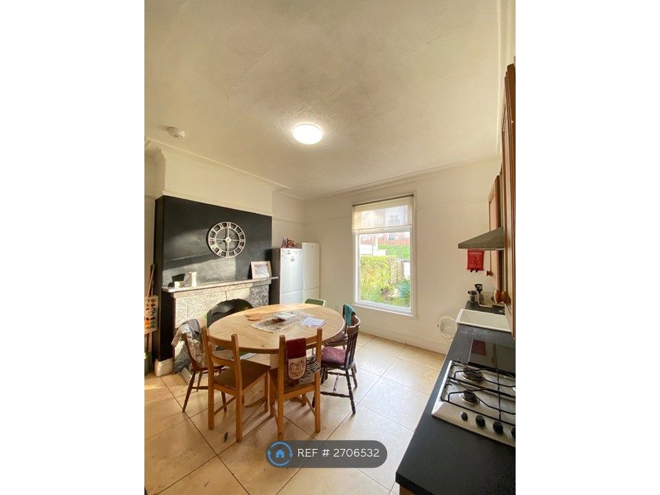 Property photo 3 of 23