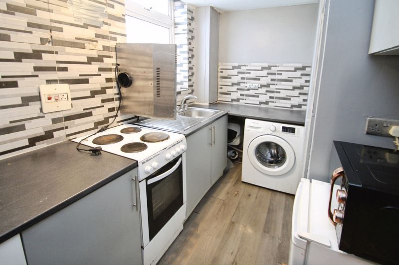 Property photo 2 of 9 Photo 3