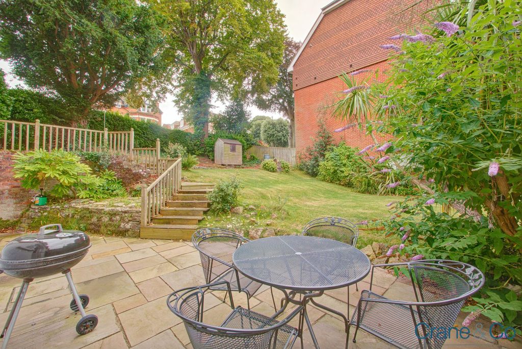 Property photo 3 of 25