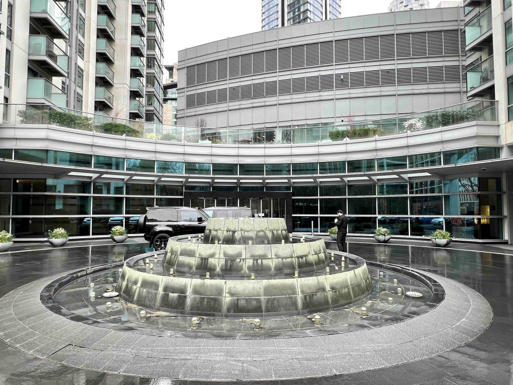 Property photo 2 of 28