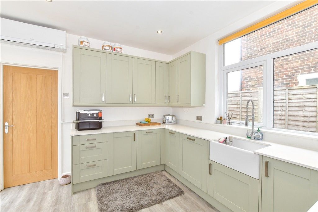 Property photo 3 of 13 Kitchen