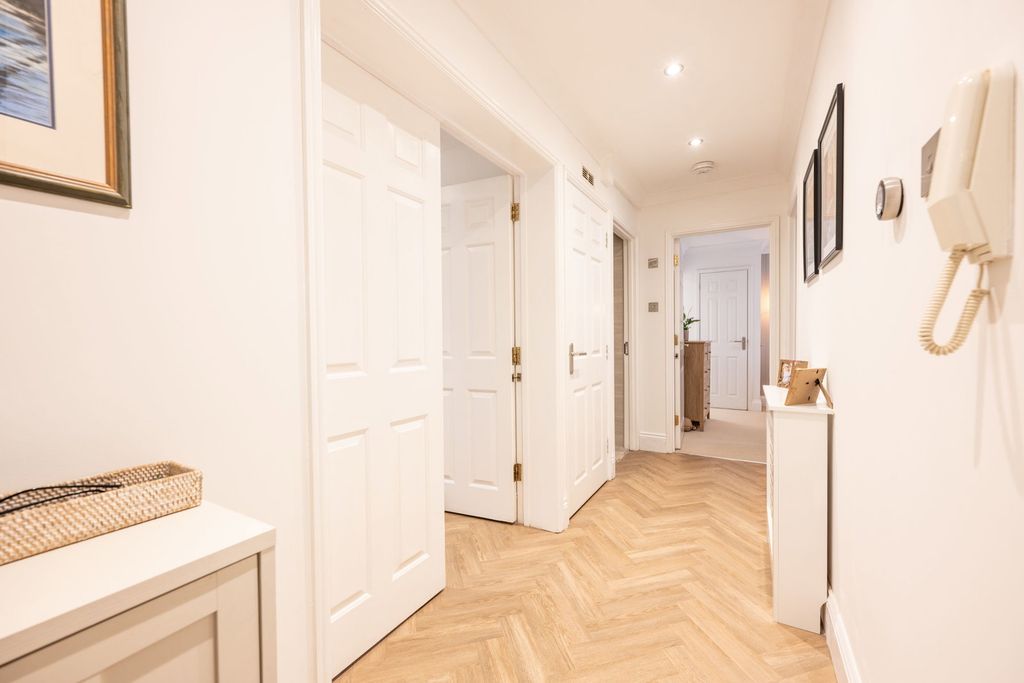 Property photo 2 of 35
