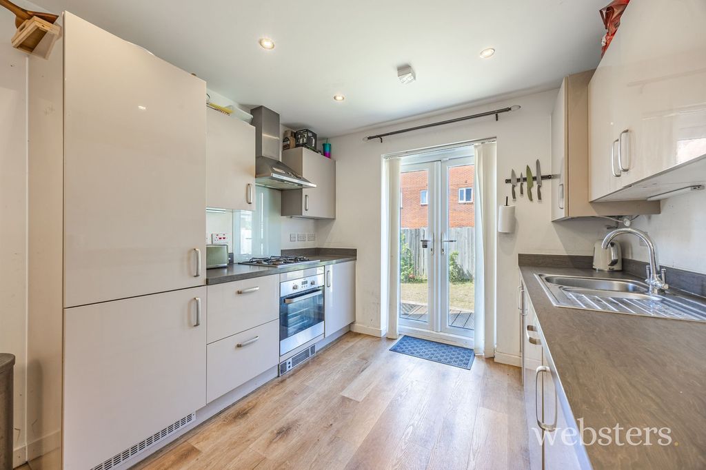 Property photo 2 of 19