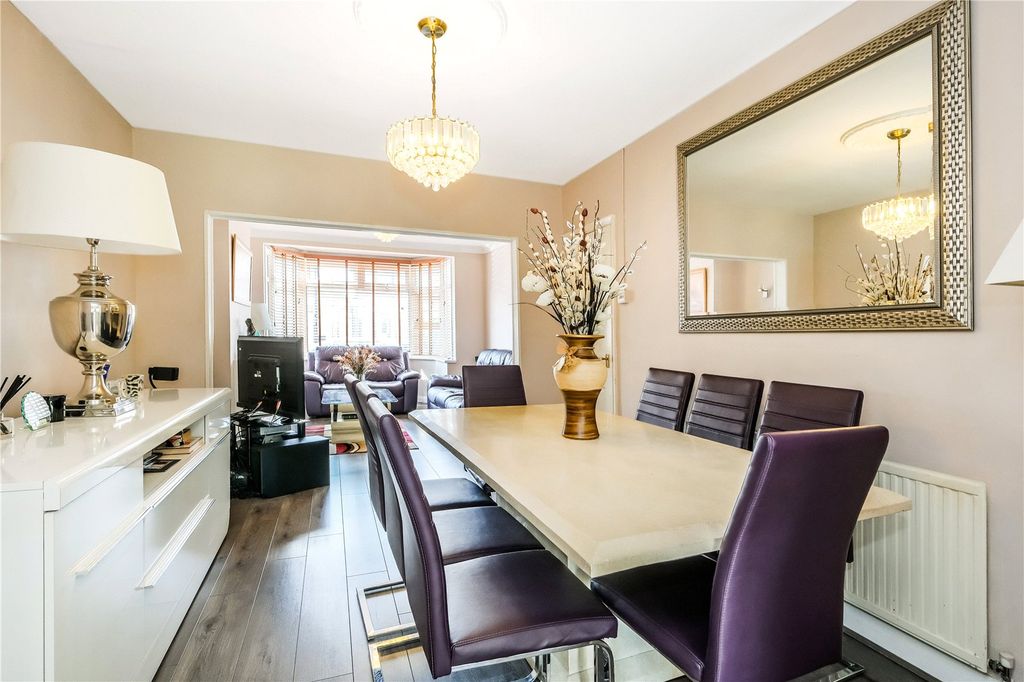 Property photo 3 of 19 Dining Room