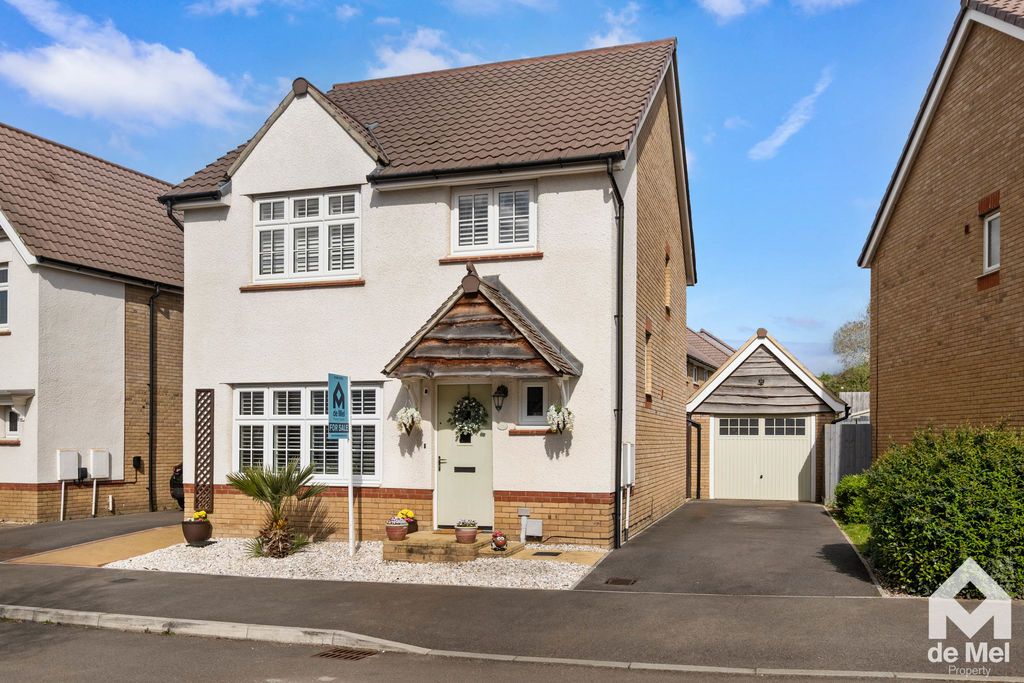 Property photo 1 of 18 Photo 18