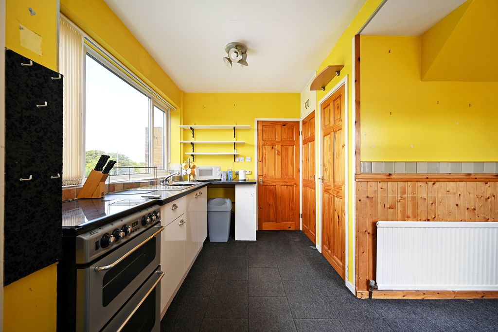 Property photo 2 of 26 Kitchen