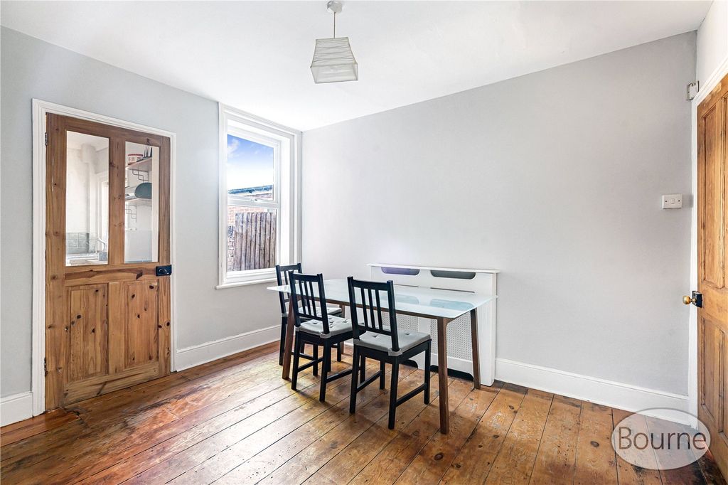 Property photo 3 of 17 Picture No. 31