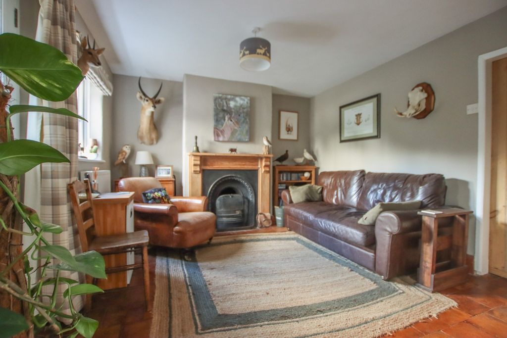Property photo 2 of 21 2915835