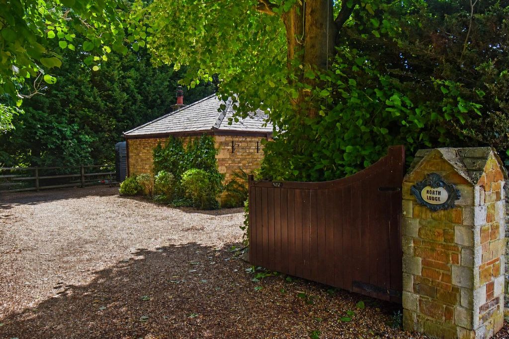 Property photo 2 of 40 844Cee87-2774-4F26-A4F4-5Da7Bb83Adff.Png