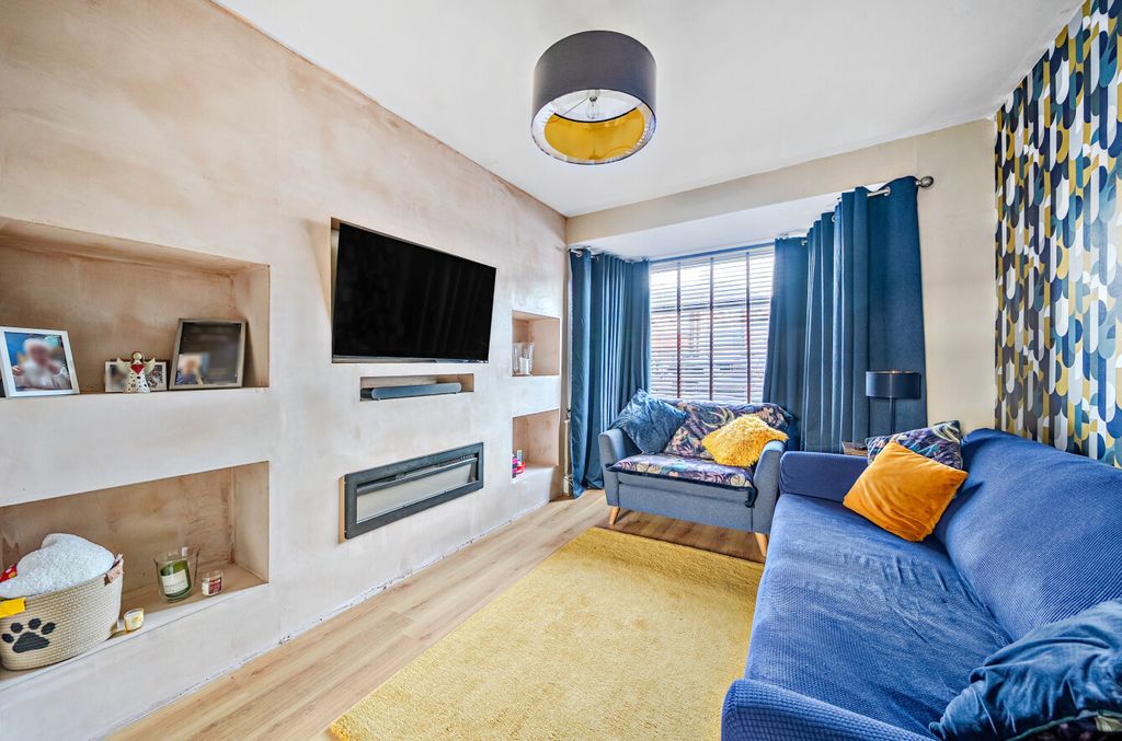 Property photo 2 of 19 1441070-19-69Dd20...