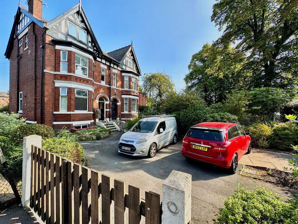 Property photo 1 of 27