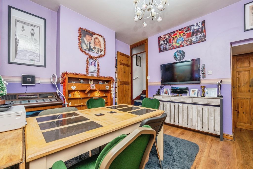 Property photo 3 of 16