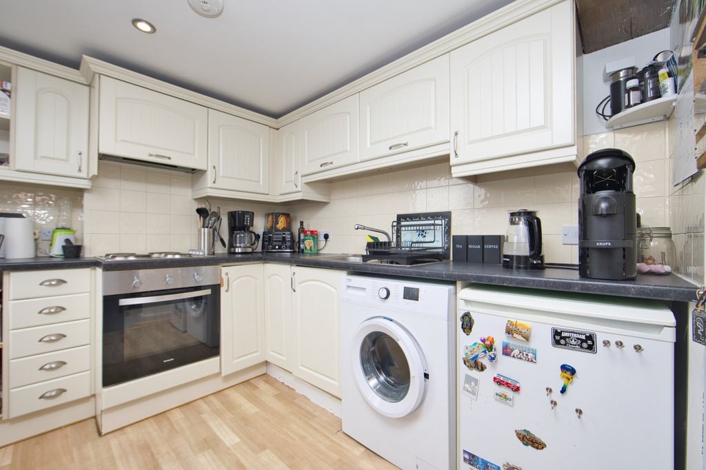 Property photo 3 of 8 Picture 3