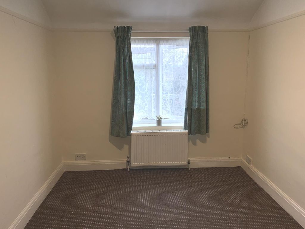 Property photo 2 of 8 Gallery