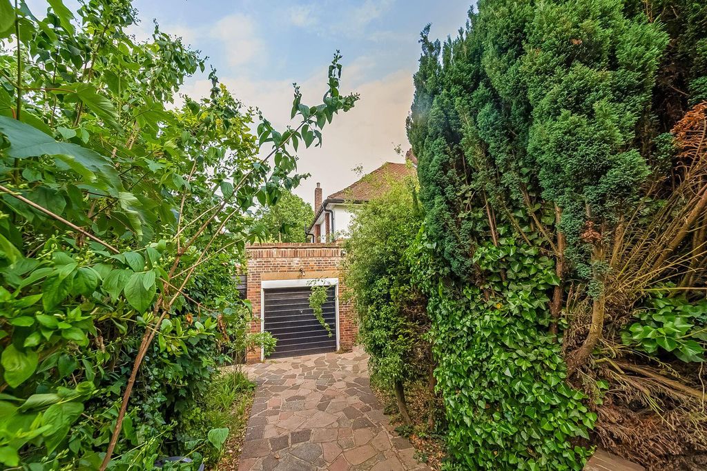 Property photo 2 of 14