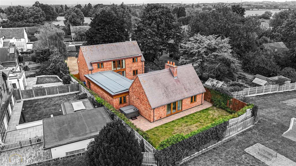 Property photo 2 of 58 Picture No. 04