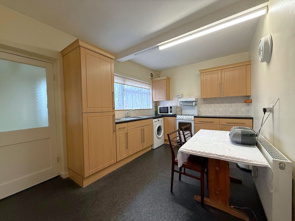 Property photo 3 of 13 Kitchen Diner