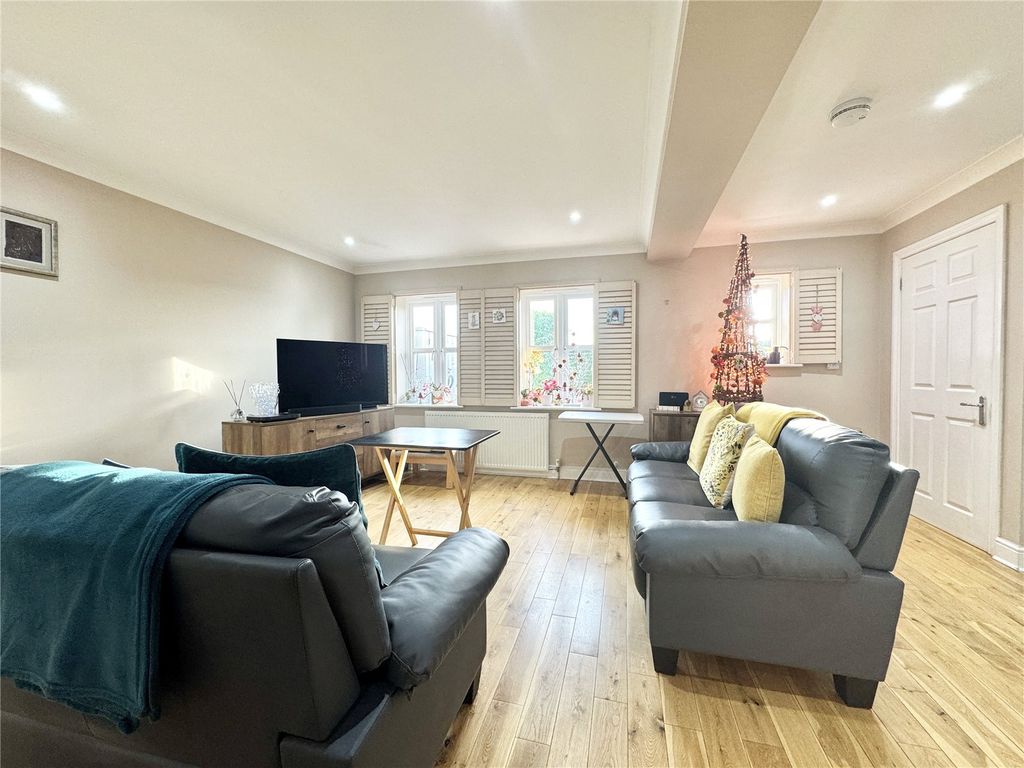 Property photo 2 of 23 Robinson Jackson