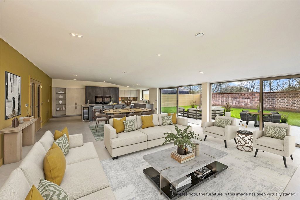 Property photo 2 of 19 Living/Dining