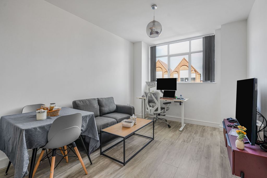 Property photo 2 of 12 7_83130