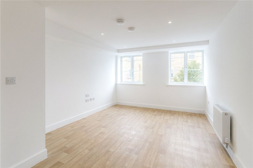 Property photo 3 of 7 Picture No. 06
