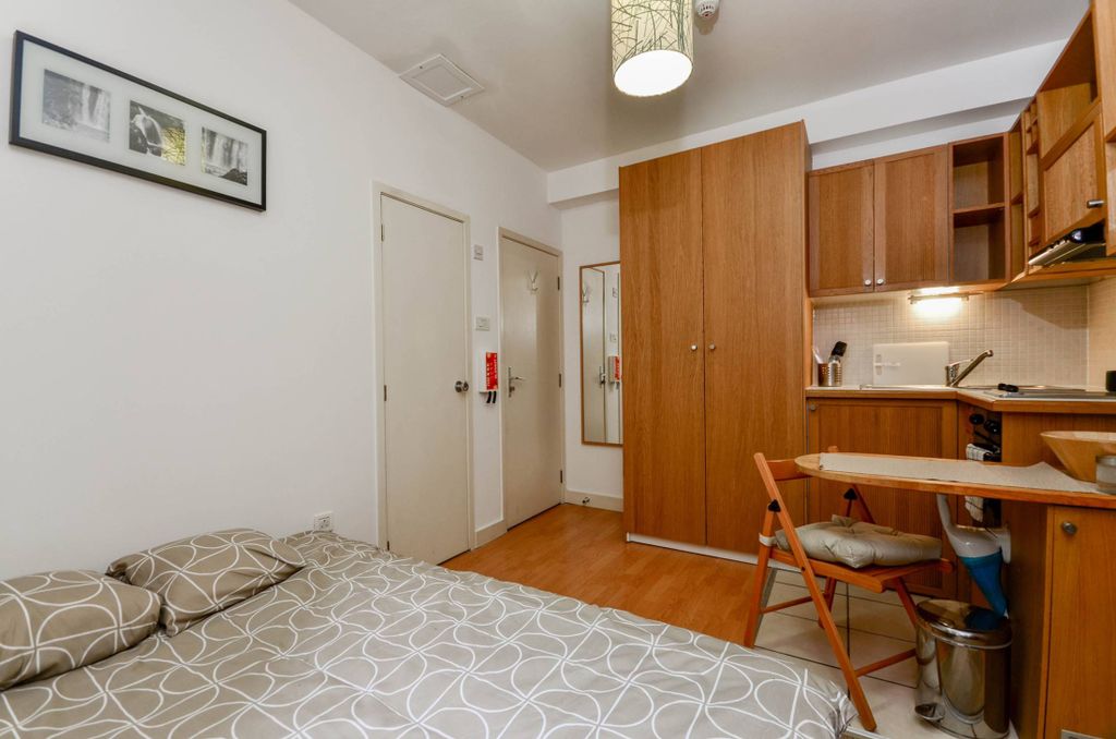 Property photo 2 of 6