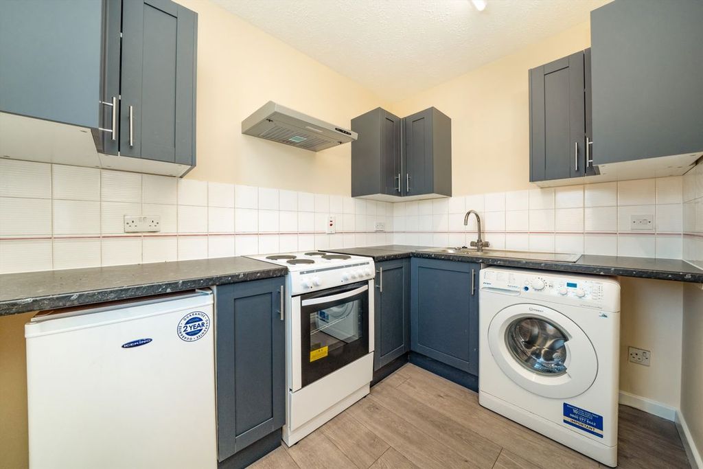 Property photo 3 of 4