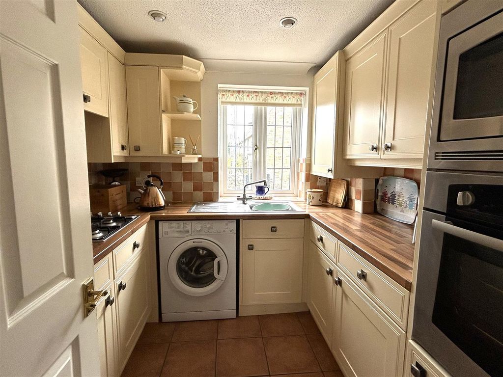 Property photo 3 of 15 Image00023.Jpeg