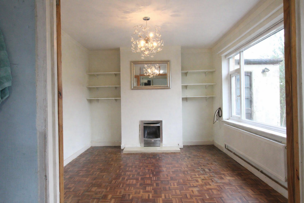 Property photo 3 of 18 Dining Room