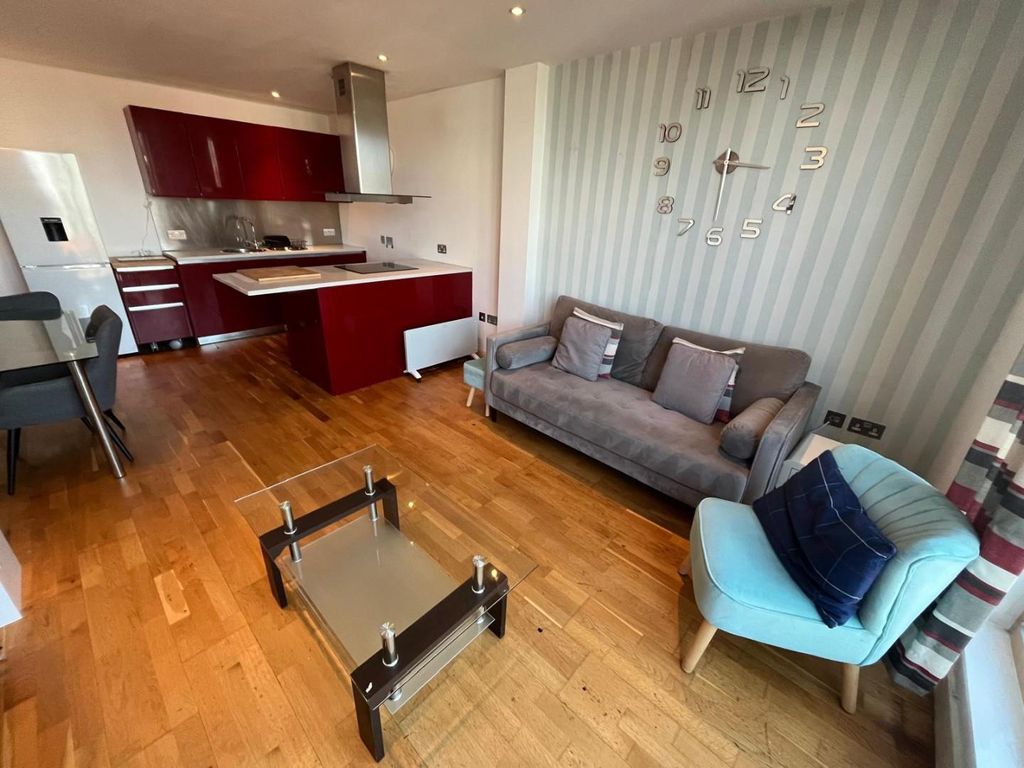 Property photo 2 of 17 Lounge