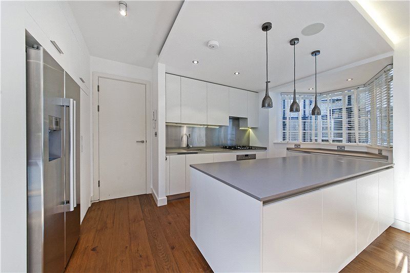 Property photo 2 of 9 Kitchen