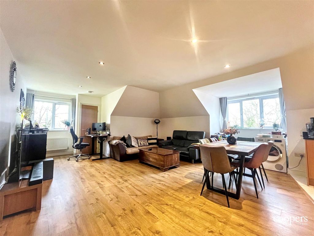 Property photo 3 of 10 Lounge (3).Jpg