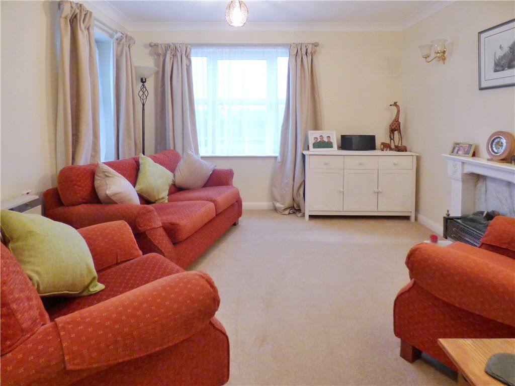 Property photo 2 of 7 Living Room