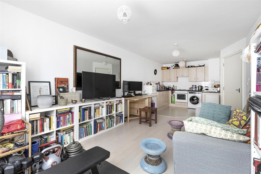 Property photo 3 of 13