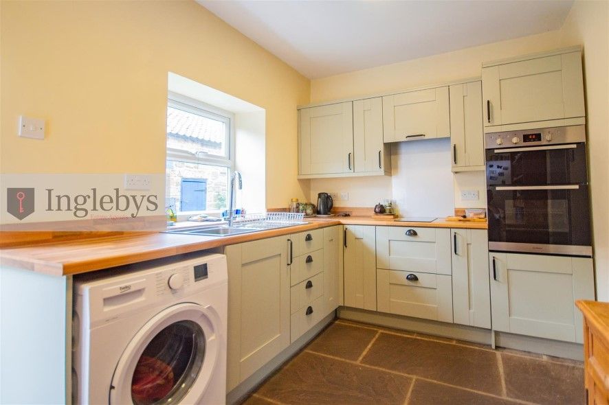 Property photo 3 of 35