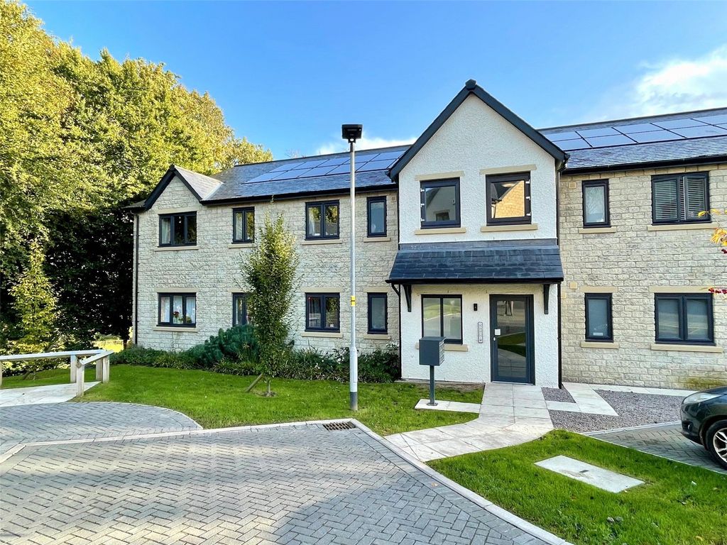 Property photo 1 of 24 External