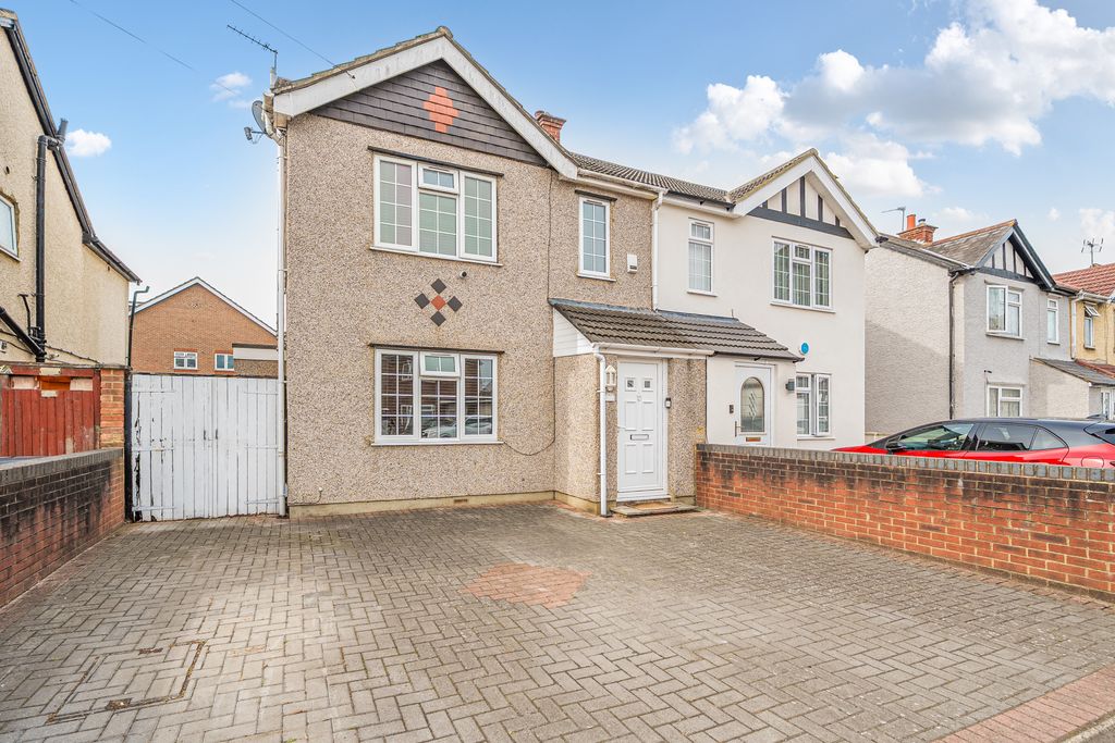 Property photo 2 of 18