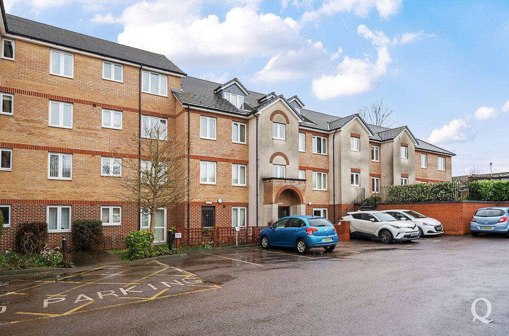 Property photo 2 of 18 914Cb64c-5F65-4c3...